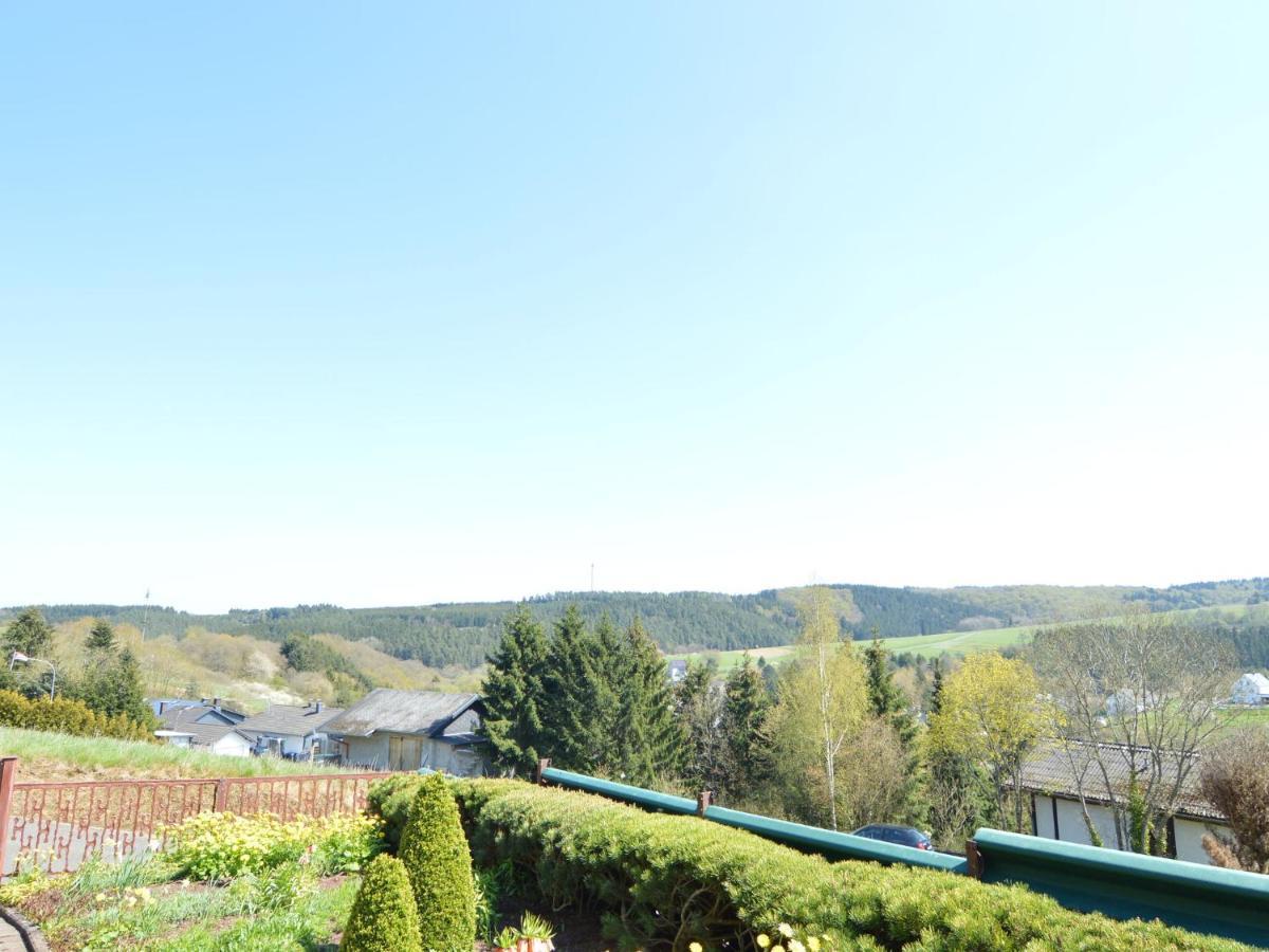 Apartment In Eifel With Children S Playground Lirstal Exteriér fotografie