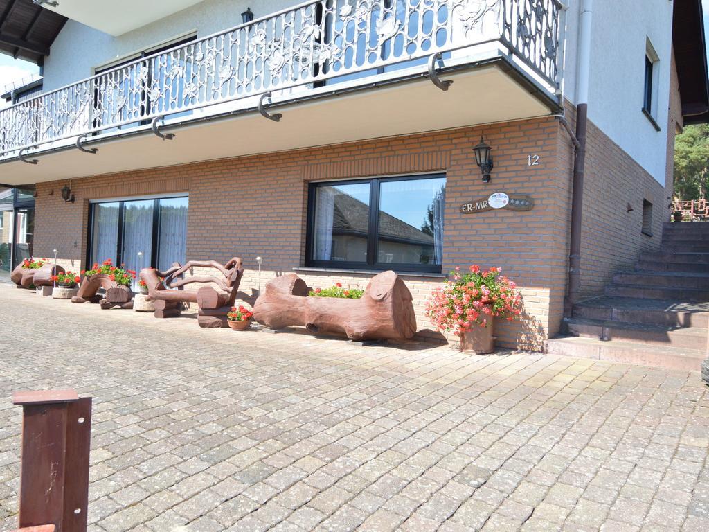 Apartment In Eifel With Children S Playground Lirstal Exteriér fotografie