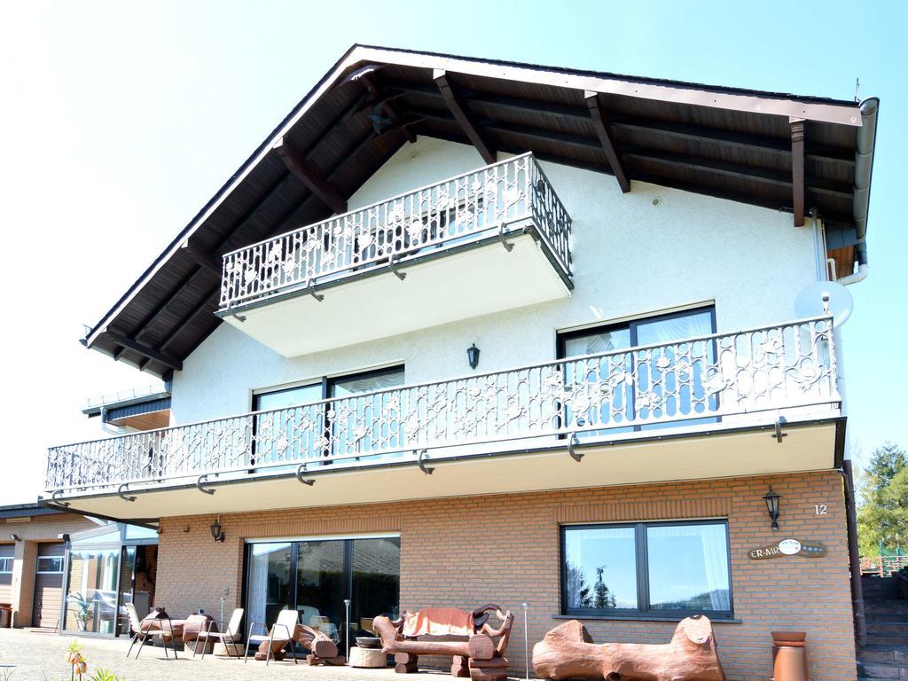 Apartment In Eifel With Children S Playground Lirstal Exteriér fotografie